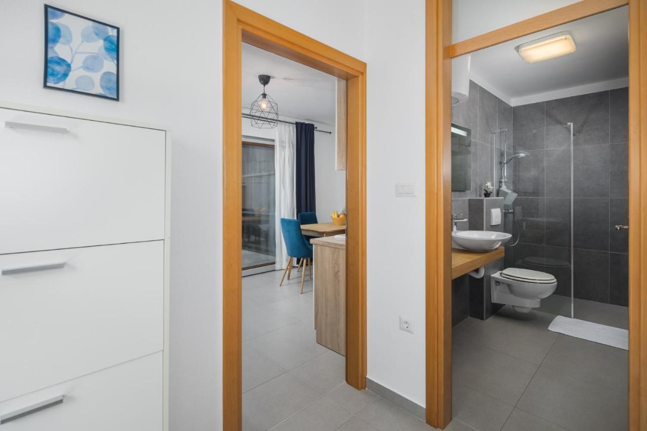 Apartments Spadici Porec Exterior photo