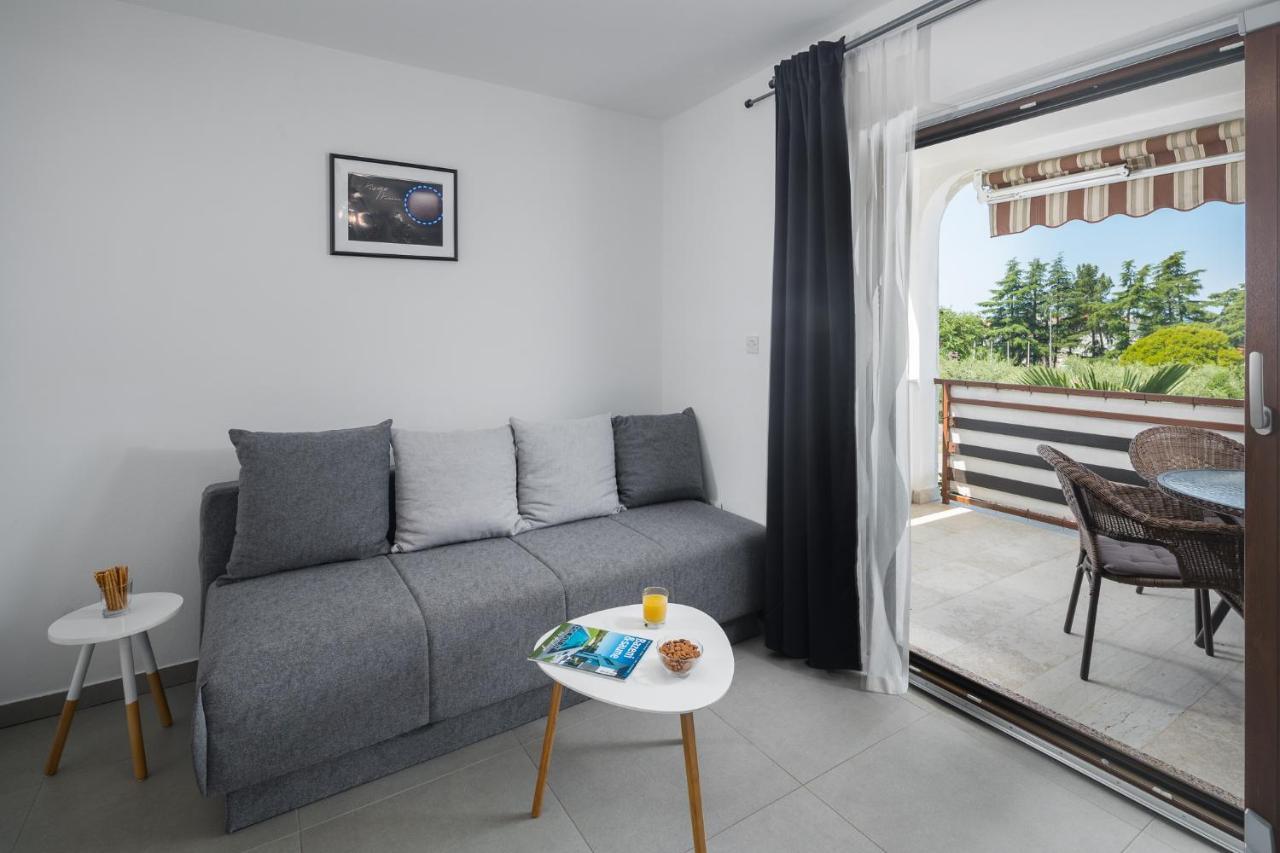Apartments Spadici Porec Exterior photo