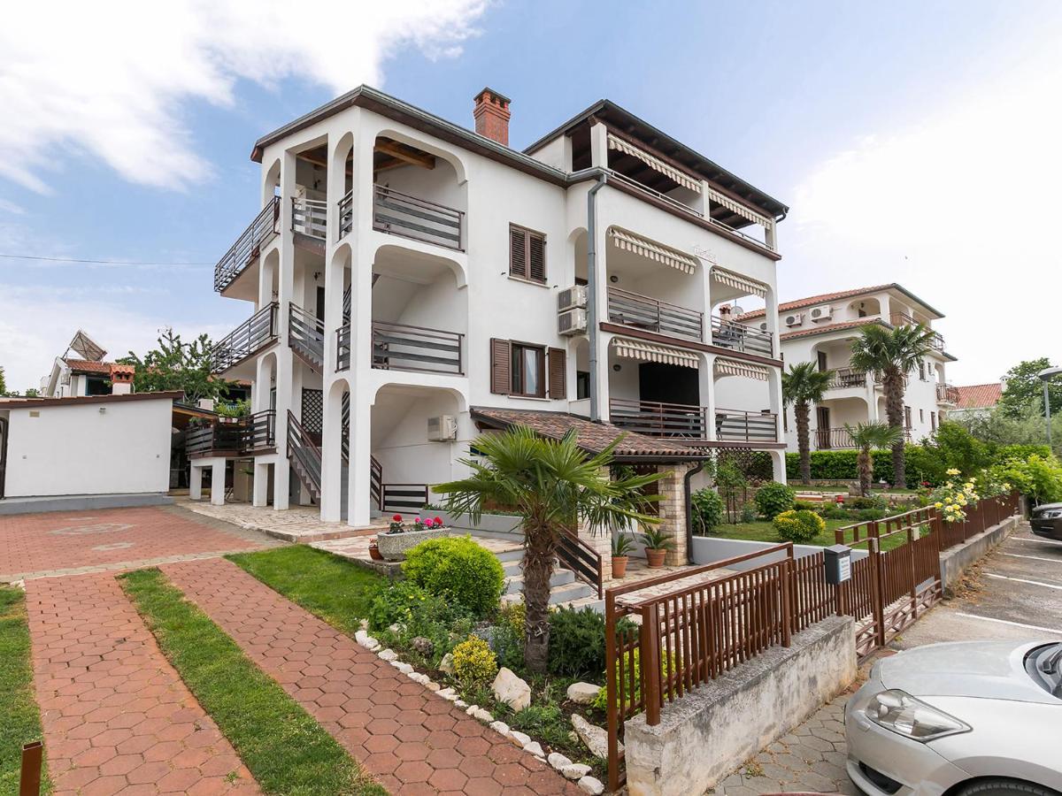 Apartments Spadici Porec Exterior photo