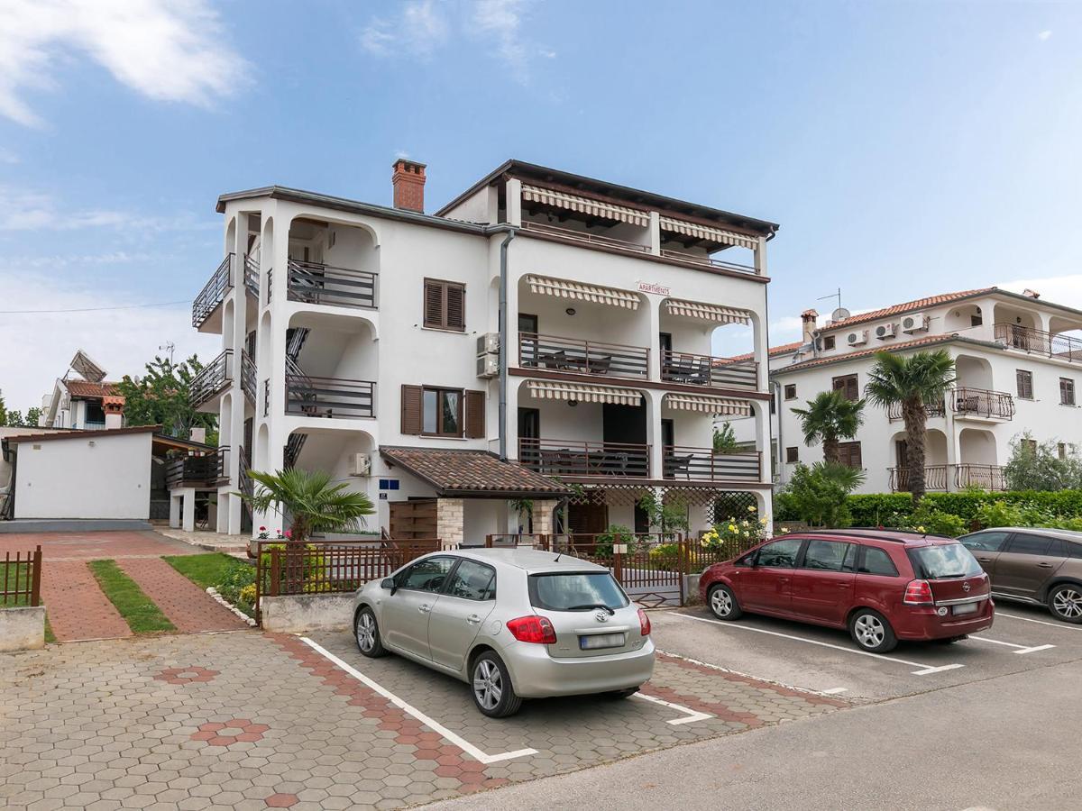 Apartments Spadici Porec Exterior photo
