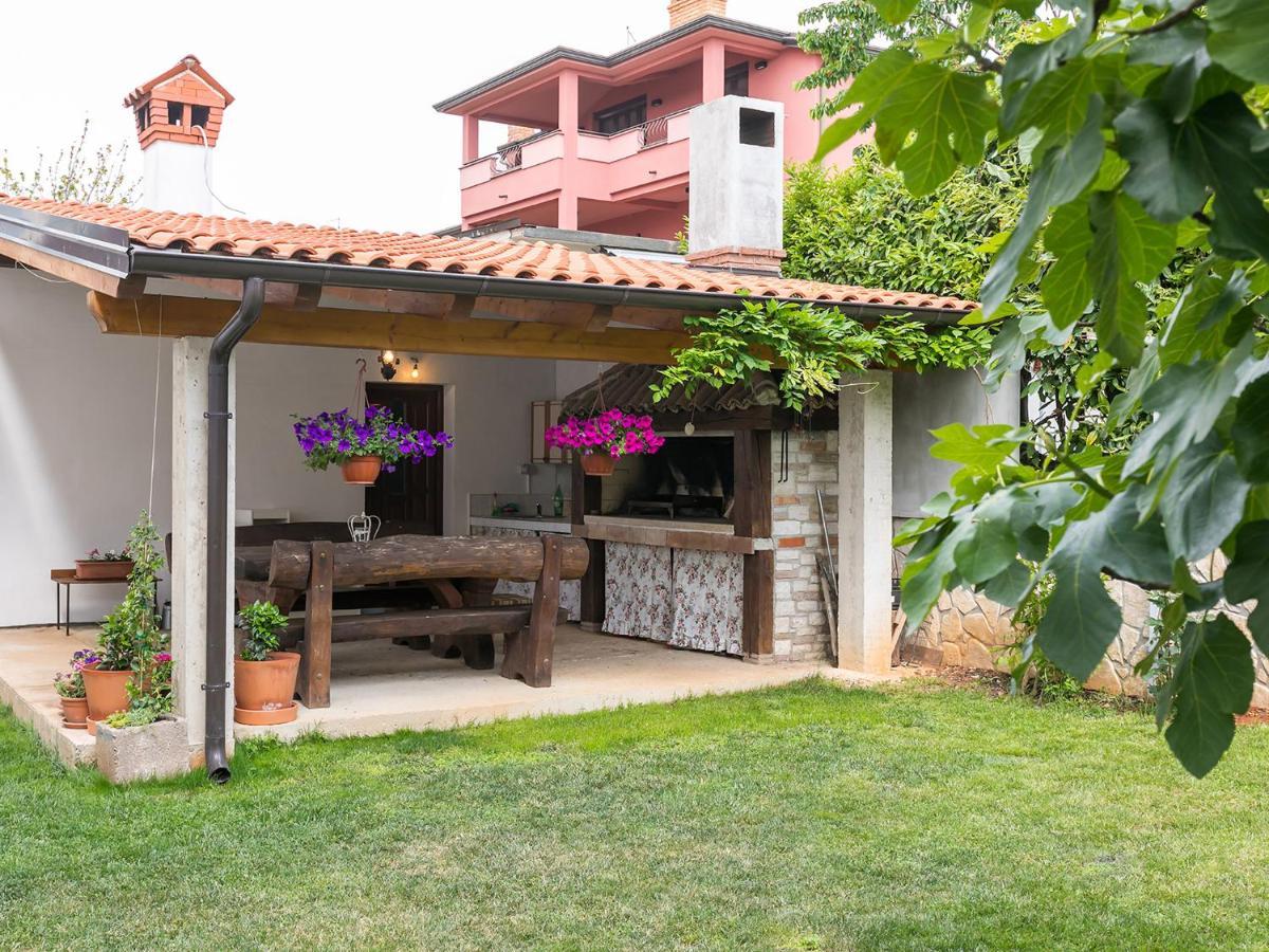 Apartments Spadici Porec Exterior photo