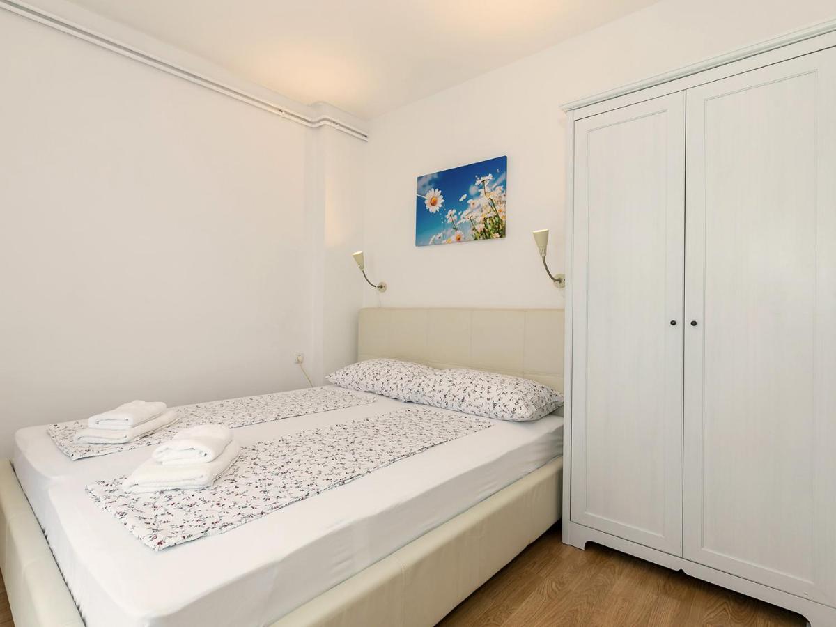 Apartments Spadici Porec Exterior photo